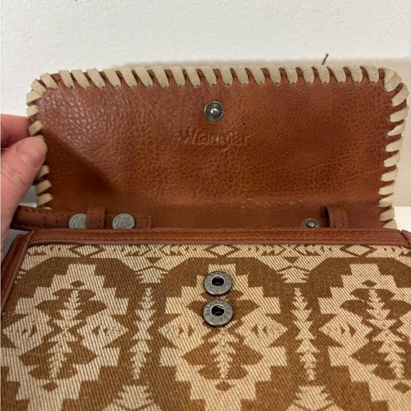 Wrangler Women Southwester Whipstitch Wristlet Wallet Western Brown Casual - Picture 4 of 11